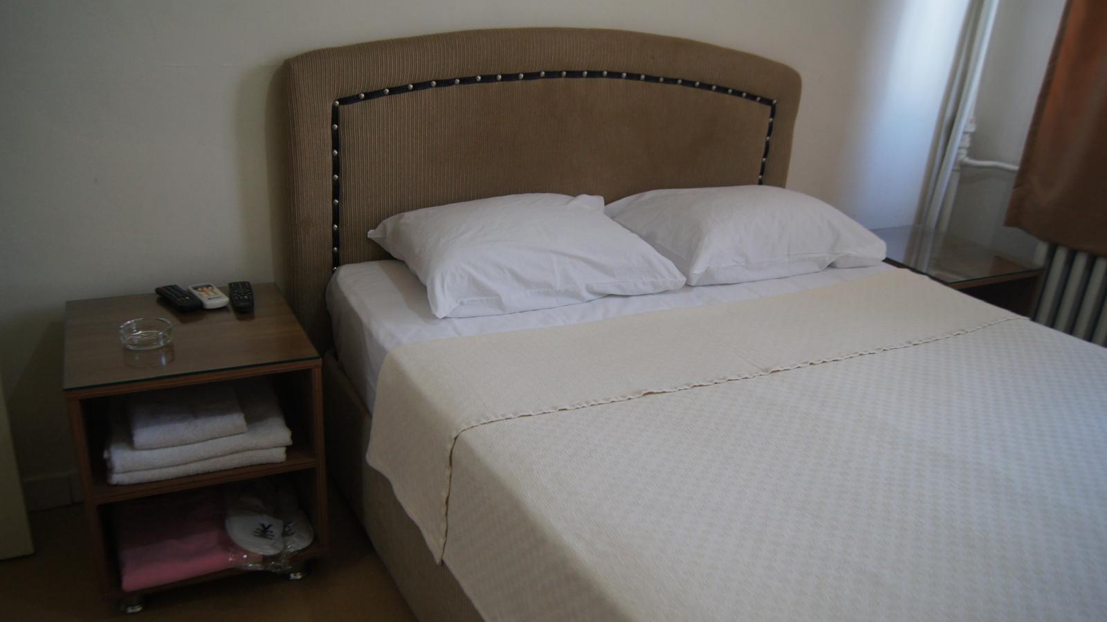 Luxury Oda
